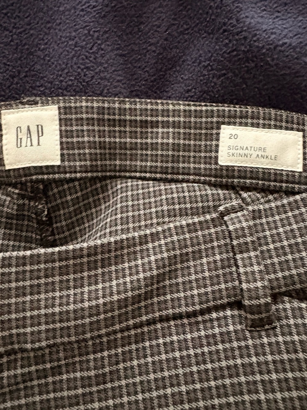 NWOT. GAP Women's Signature Skinny Ankle Grey Plaid Trousers. Size 20 - Picture 2 of 2